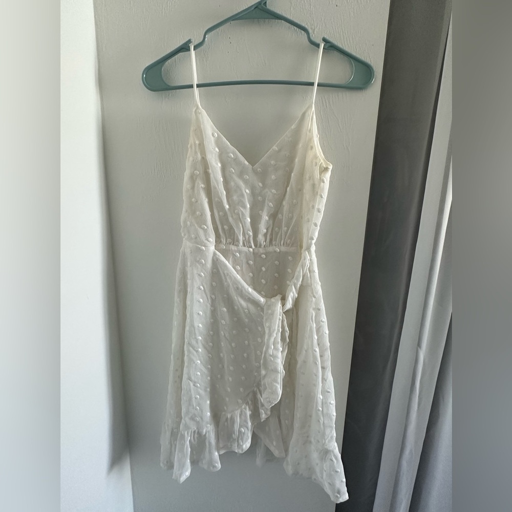 Gianni Bini white dress